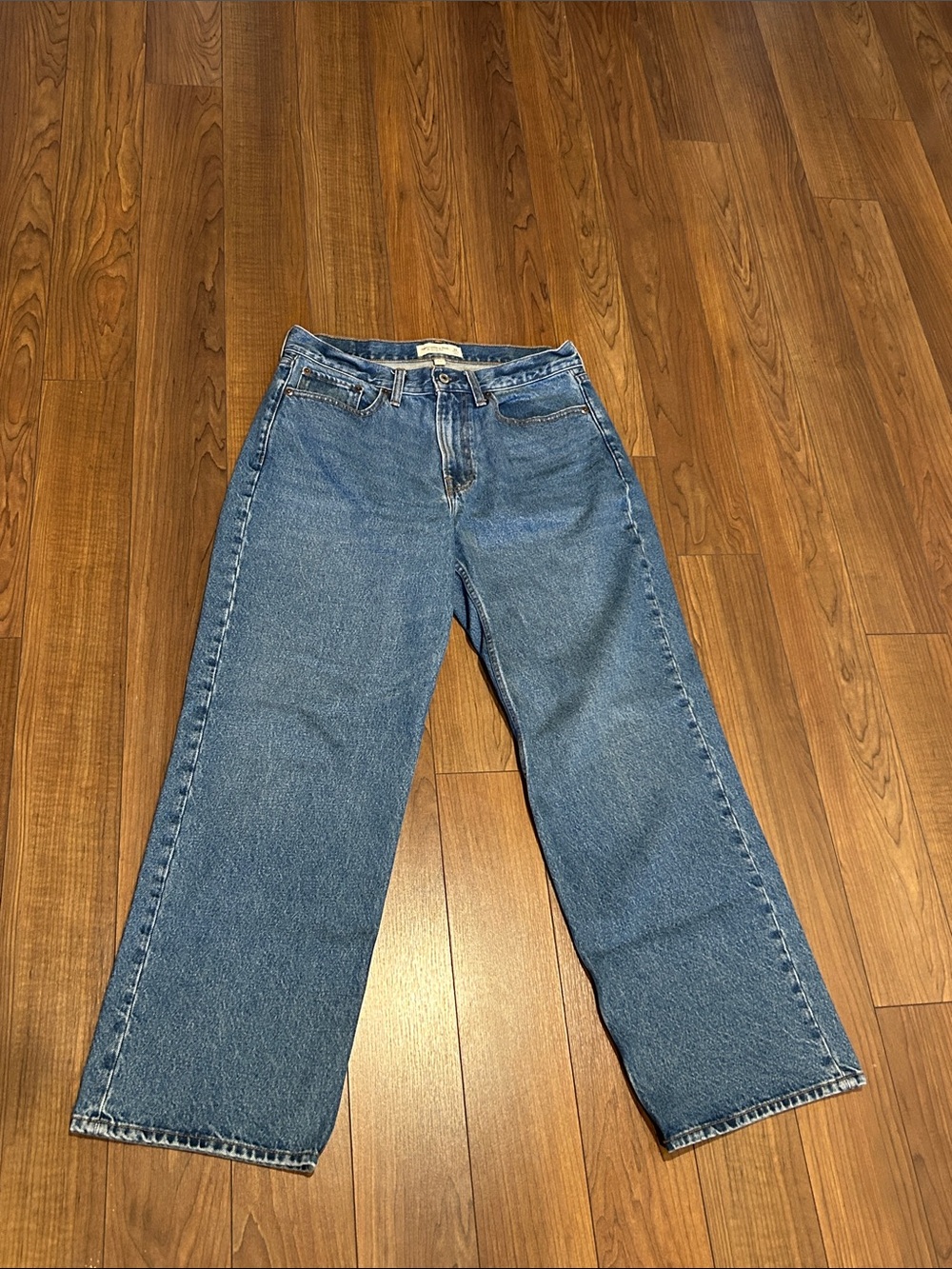 Abercrombie Curve Love Mid Rise Slouchy Jeans